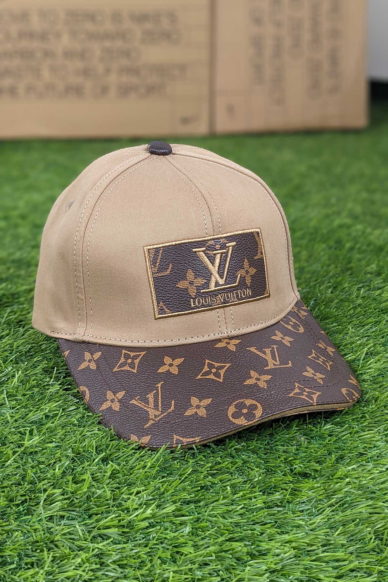 LV LOGO CAP - 0625028 - 999