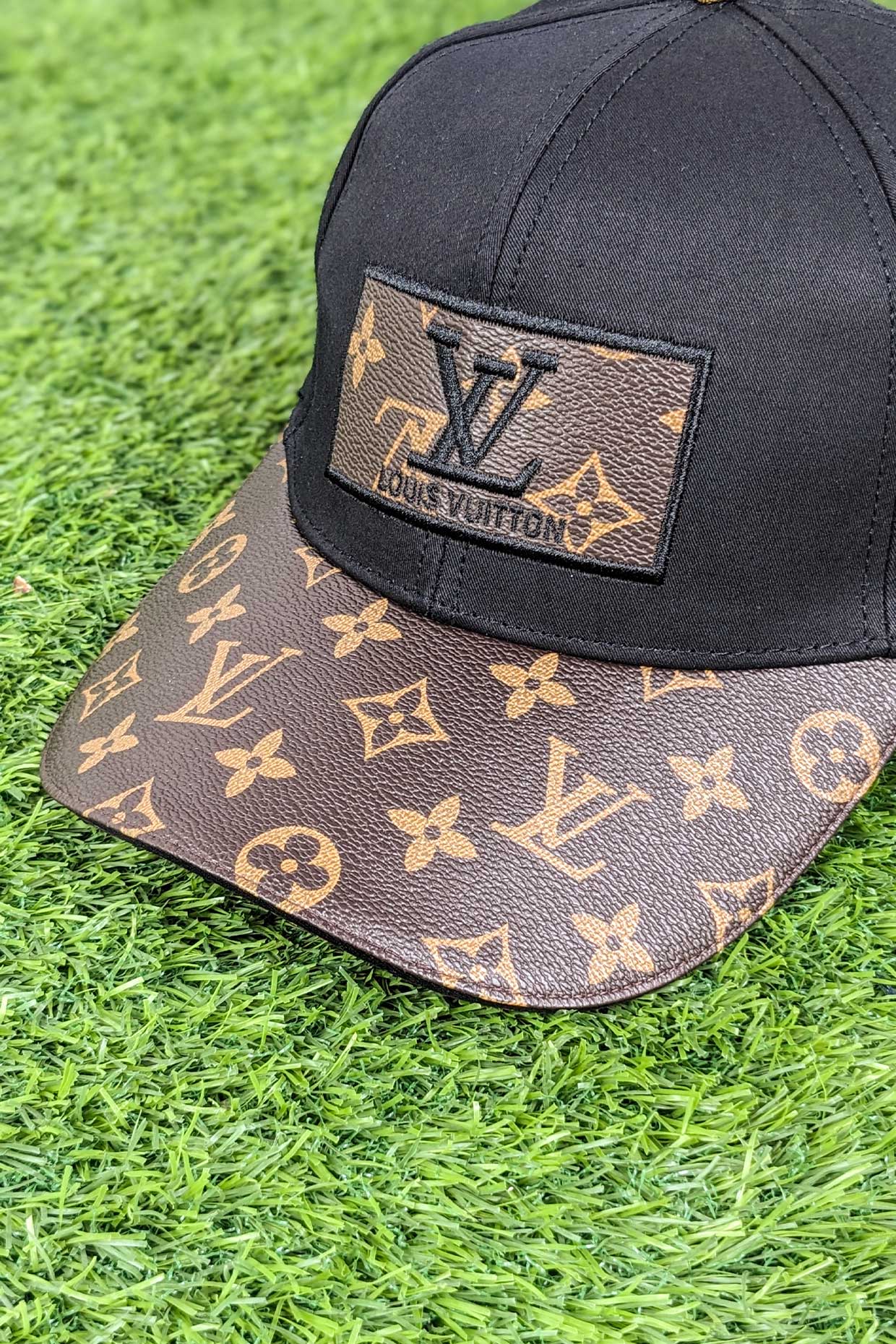 LV LOGO CAP - 0625028 - 999