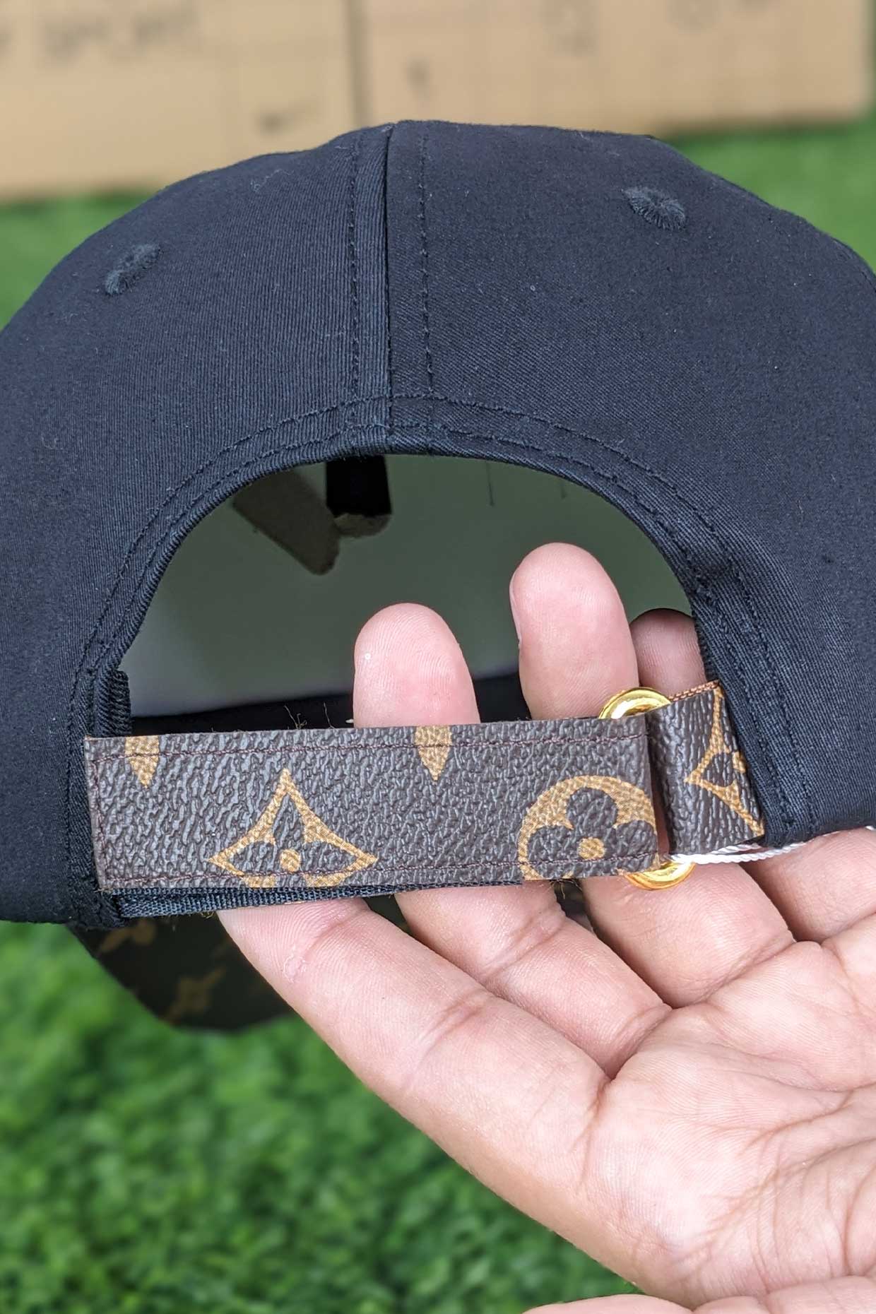 LV LOGO CAP - 0625028 - 999