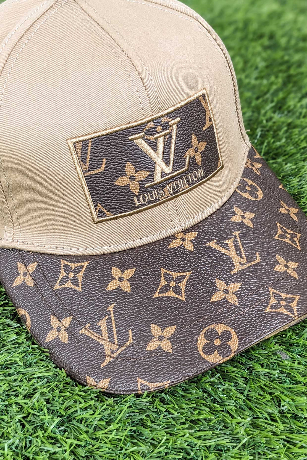LV LOGO CAP - 0625028 - 999