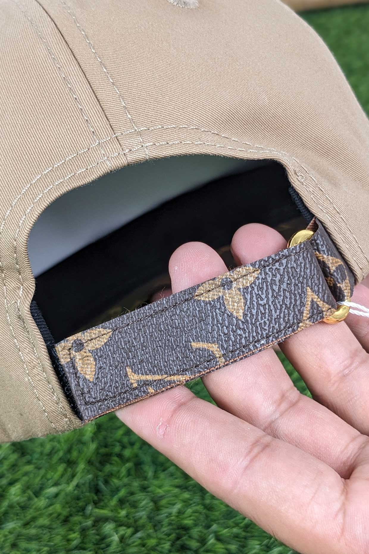 LV LOGO CAP - 0625028 - 999