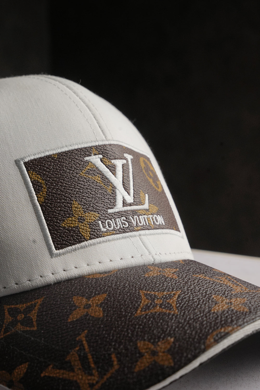 LV LOGO CAP - 0625028 - 999