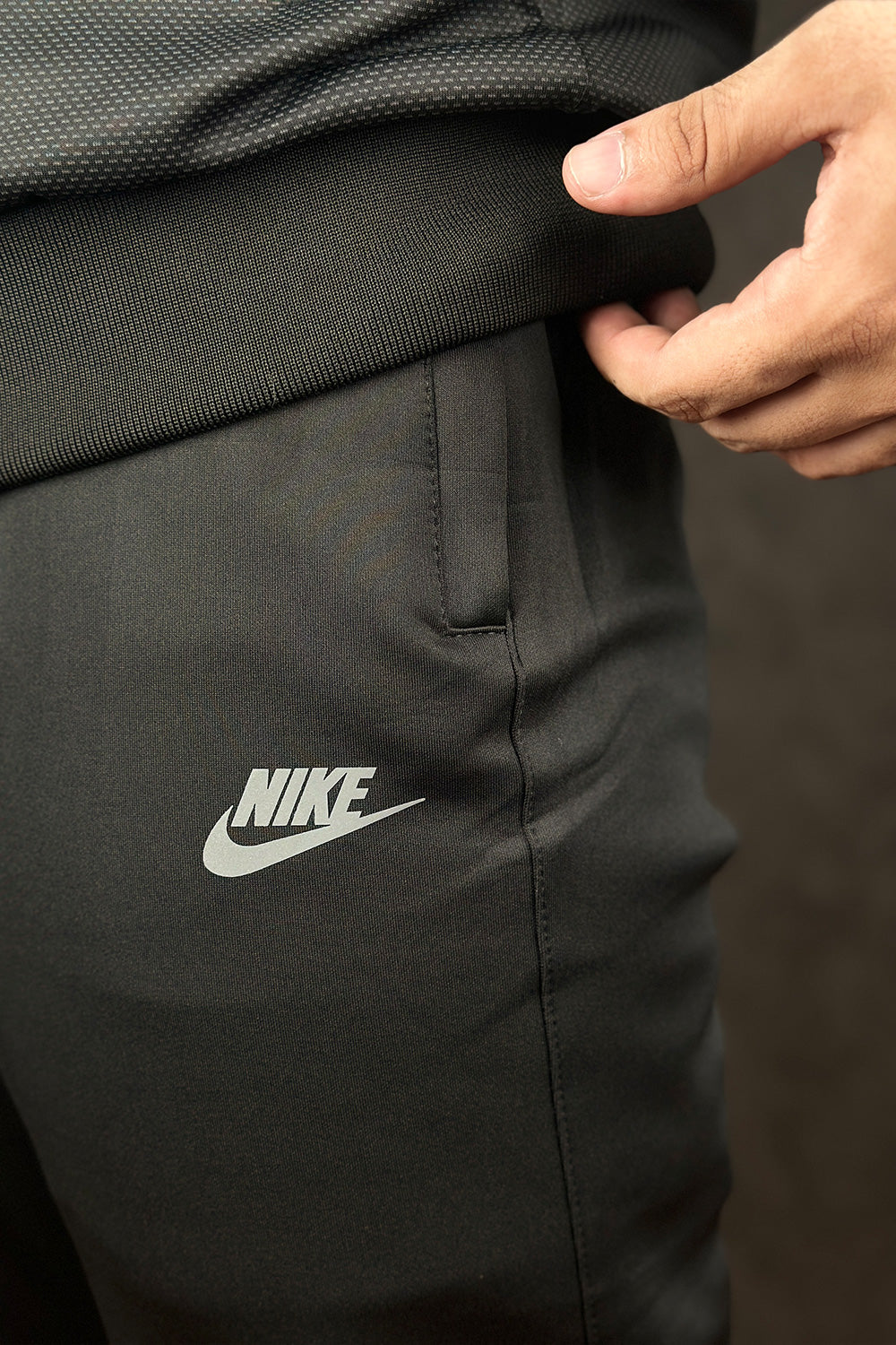 NKE Classic Collar Black Zipper DRI-FIT Tracksuit - 4424003